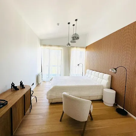 White & Wood C302, At Euphoria