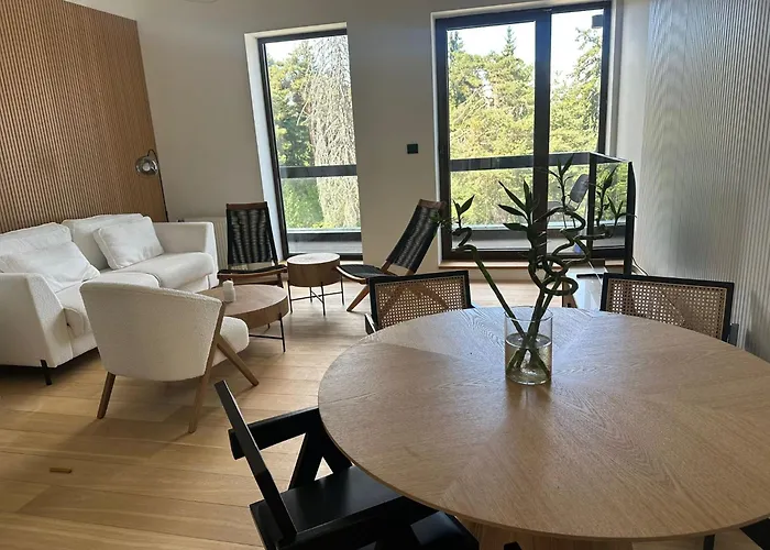 דירה White & Wood C302, At Euphoria בורובץ