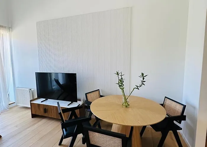 White & Wood C302, At Euphoria Appartement *