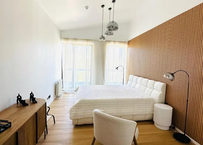 White & Wood C302, At Euphoria