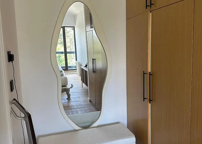 White & Wood C302, At Euphoria Appartement